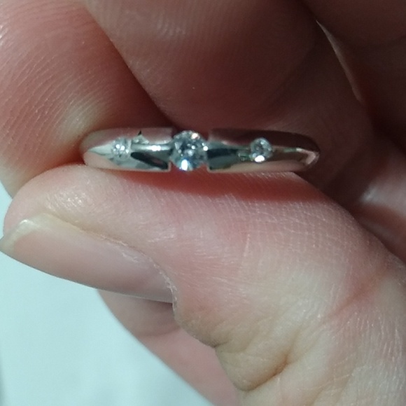 SALE! Authentic Platinum 0.1ct Genuine Diamond Ring 💍 Size 6 Gently Worn - Picture 6 of 12